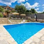Villa Cocoon - Vacation With Heated Pool & Garden *