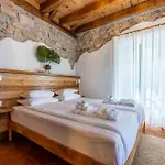 Cocoon - Vacation With Heated Pool & Garden *