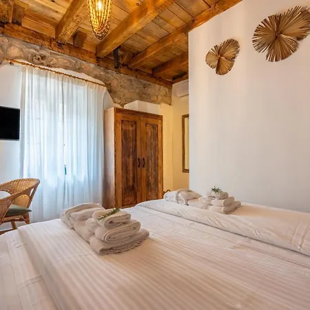 Cocoon - Vacation With Heated Pool & Garden Villa