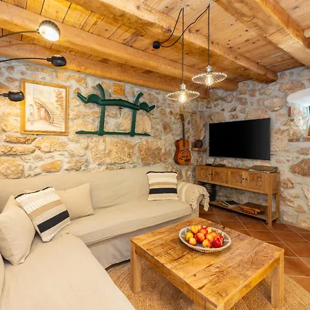 Cocoon - Vacation With Heated Pool & Garden Villa *