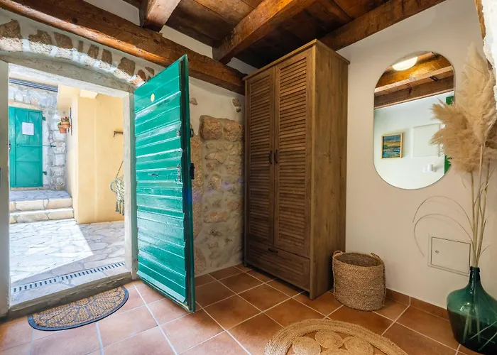 Cocoon - Vacation With Heated Pool & Garden Vilă *