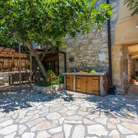 Cocoon - Vacation With Heated Pool & Garden Villa Bribir