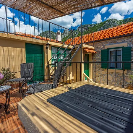 Cocoon - Vacation With Heated Pool & Garden * Bribir