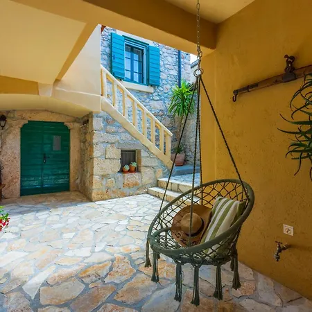 Cocoon - Vacation With Heated Pool & Garden Vila Bribir (Primorje-Gorski Kotar)