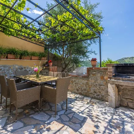 Cocoon - Vacation With Heated Pool & Garden فيلة