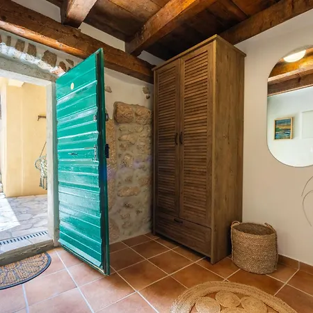 Cocoon - Vacation With Heated Pool & Garden Vila *