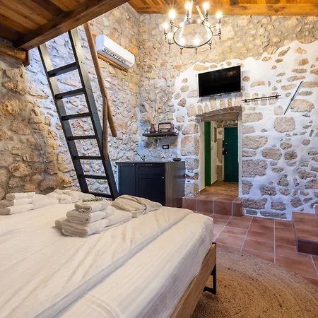 فيلة Cocoon - Vacation With Heated Pool & Garden
