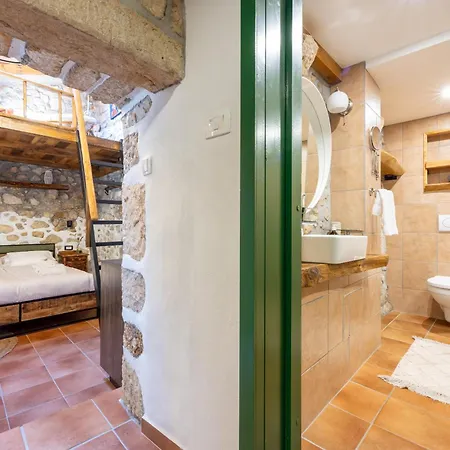 Cocoon - Vacation With Heated Pool & Garden Vila *