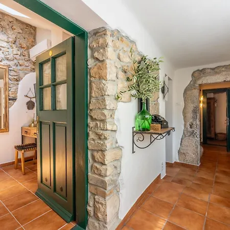 Villa Cocoon - Vacation With Heated Pool & Garden Bribir