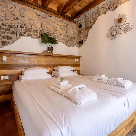 Cocoon - Vacation With Heated Pool & Garden بريبير
