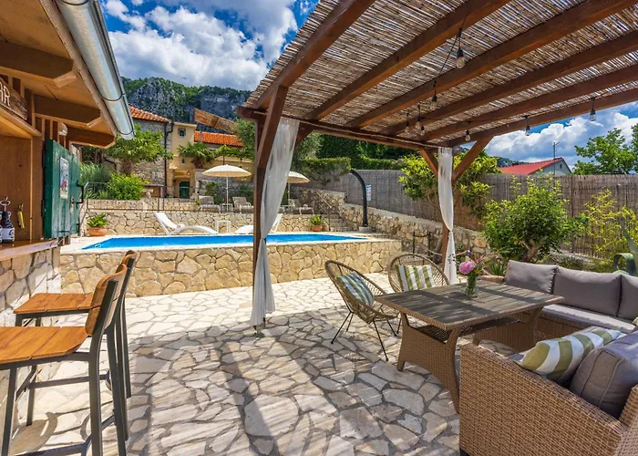 别墅 Cocoon - Vacation With Heated Pool & Garden
