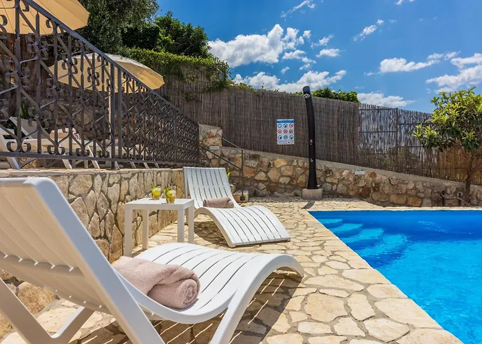 Cocoon - Vacation With Heated Pool & Garden Villa Bribir (Primorje-Gorski Kotar)