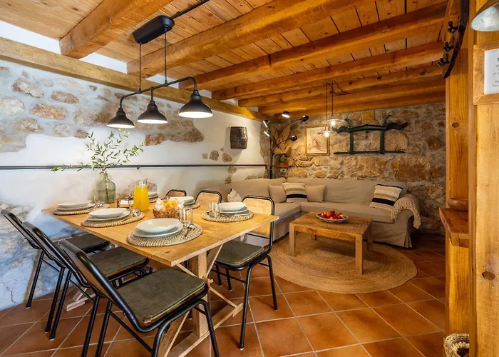 Cocoon - Vacation With Heated Pool & Garden Villa