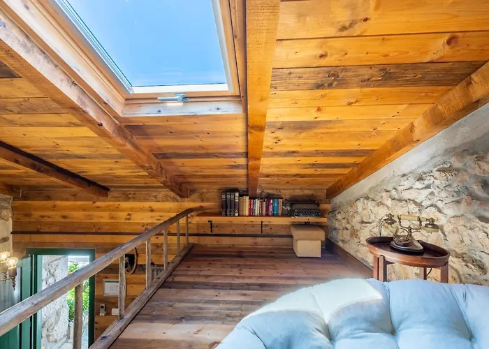 Cocoon - Vacation With Heated Pool & Garden *