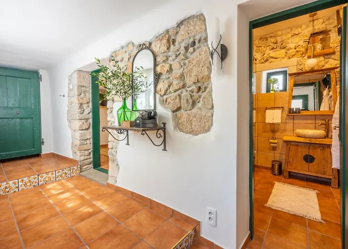 Cocoon - Vacation With Heated Pool & Garden *