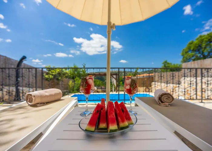 Villa Cocoon - Vacation With Heated Pool & Garden