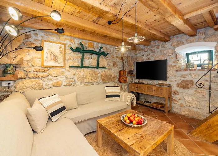 Cocoon - Vacation With Heated Pool & Garden Villa *